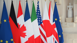 'Lame duck' G7 meets in the midst of political turmoil