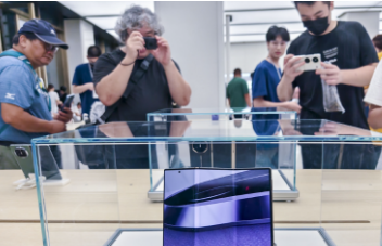 Huawei, Apple debut new products on the same day; Chinese smartphone manufacturers chase high-tech, innovation