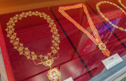 Xi signs order awarding national medals, honorary titles to 15 individuals