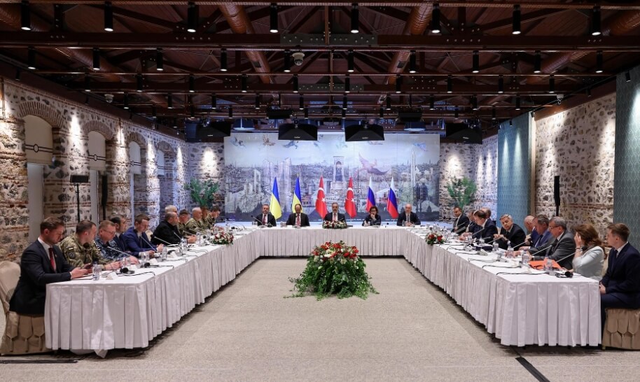 Experts: Russia-Ukraine sit-down offers a rare opportunity for political resolution