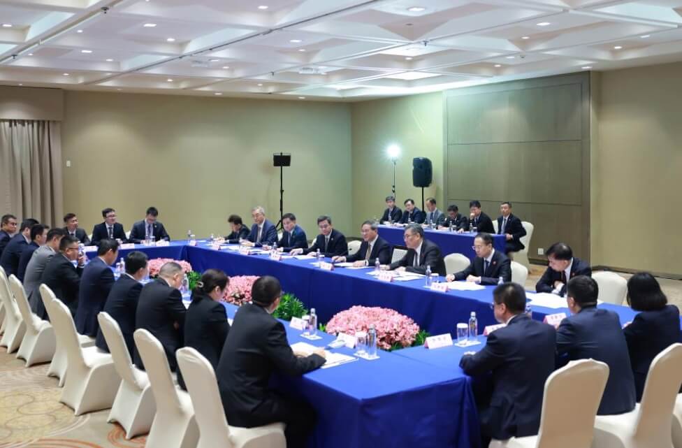 Chinese premier says Chinese economy capable of withstanding any external shocks
