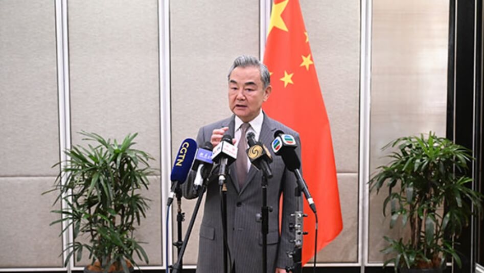 Wang Yi hails China-ASEAN cooperation, calls for openness amid U.S. tariffs