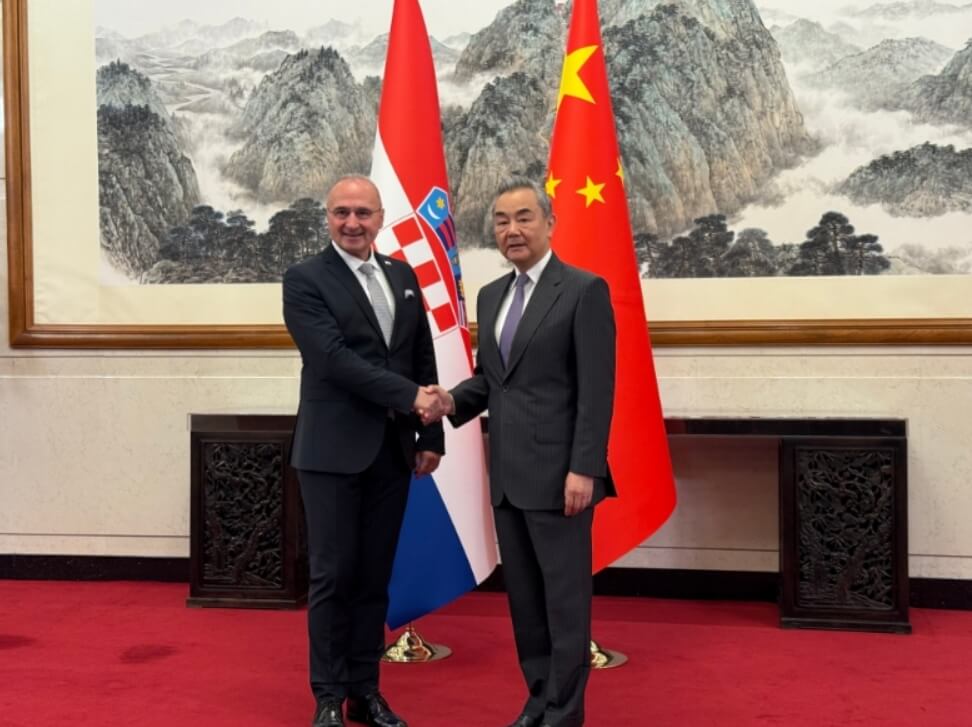 Chinese FM holds talks with Croatian counterpart