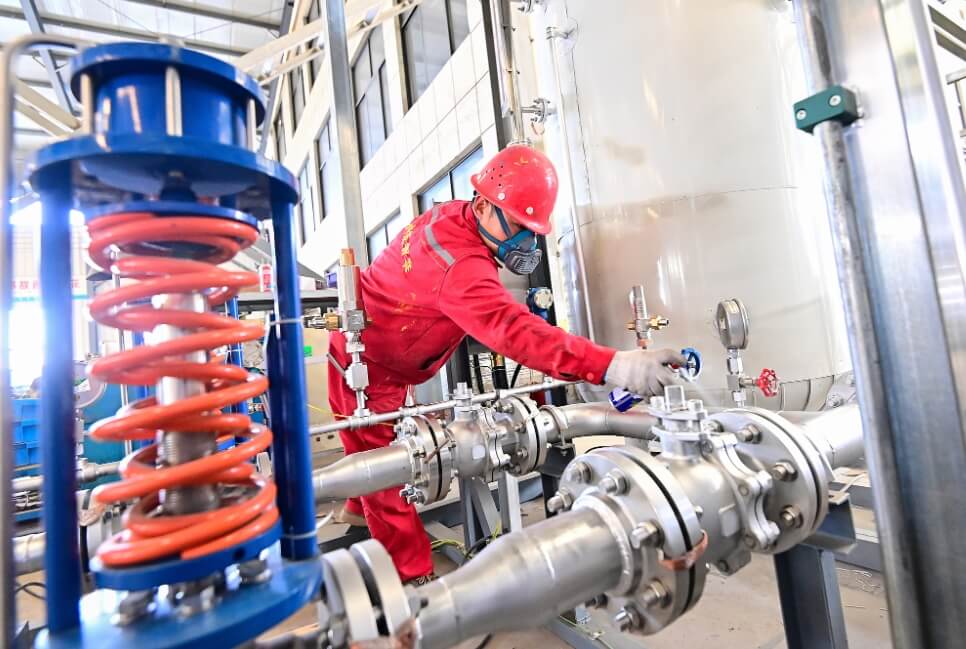 China's manufacturing PMI at 49.3 in July, composite PMI at 50.2