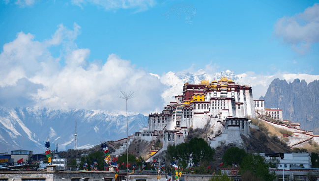 CGTN: Xizang's development is a story of transformation and renewal
