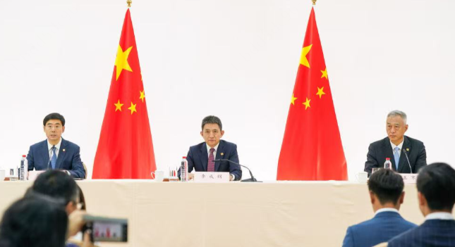 Key takeaways from Chinese team's press briefing after economic, trade talks with U.S.
