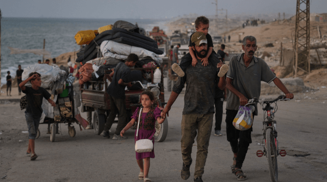 Israel opens Gaza route; EU proposes Israeli trade sanctions